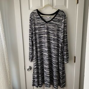 Large Lularoe Emily Dress with pockets - black, white, grey pattern